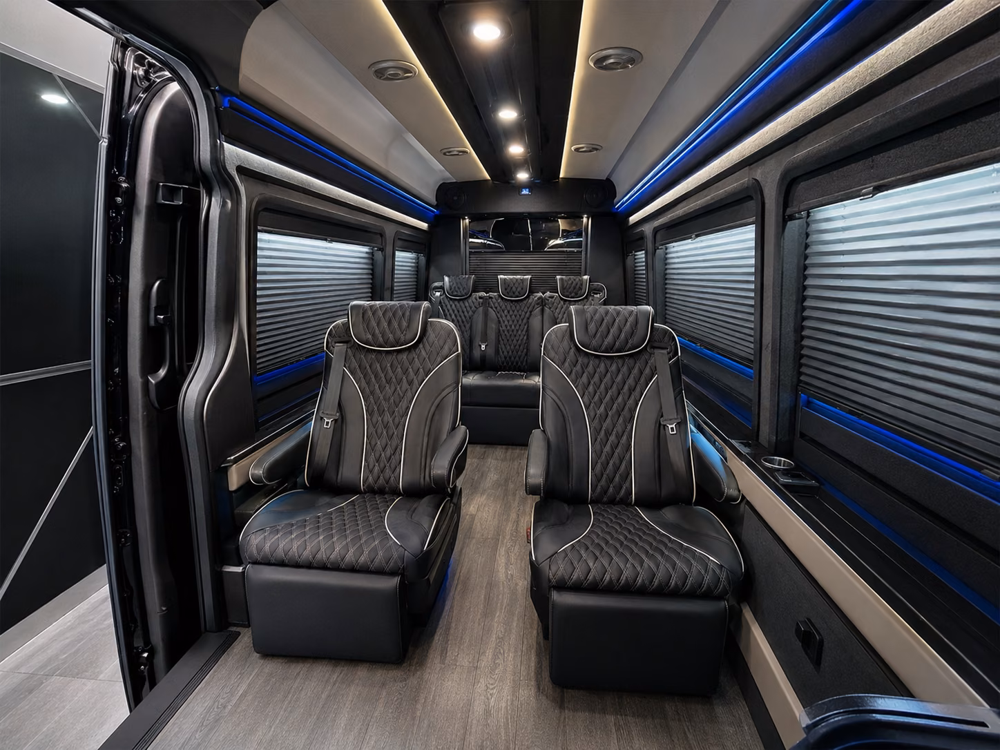 airport shuttle buses for groups arriving at savannah hilton head international airport