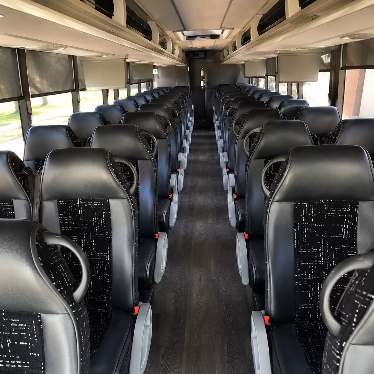 charter buses to wadmalaw island wineries and lowcountry vineyards