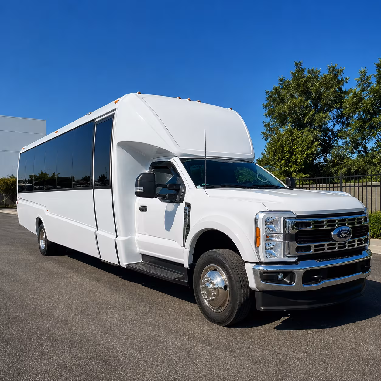 corporate airport transfer buses to and from charleston international chs